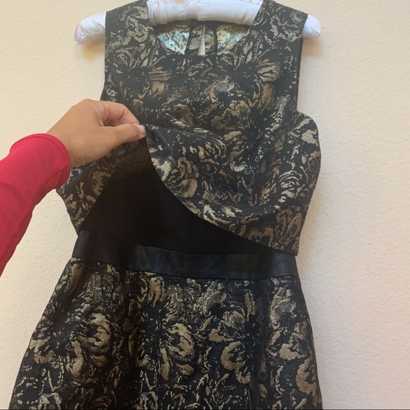 Cynthia Steffe Gold Floral Jacquard Popover Dress - Picture 7 of 14